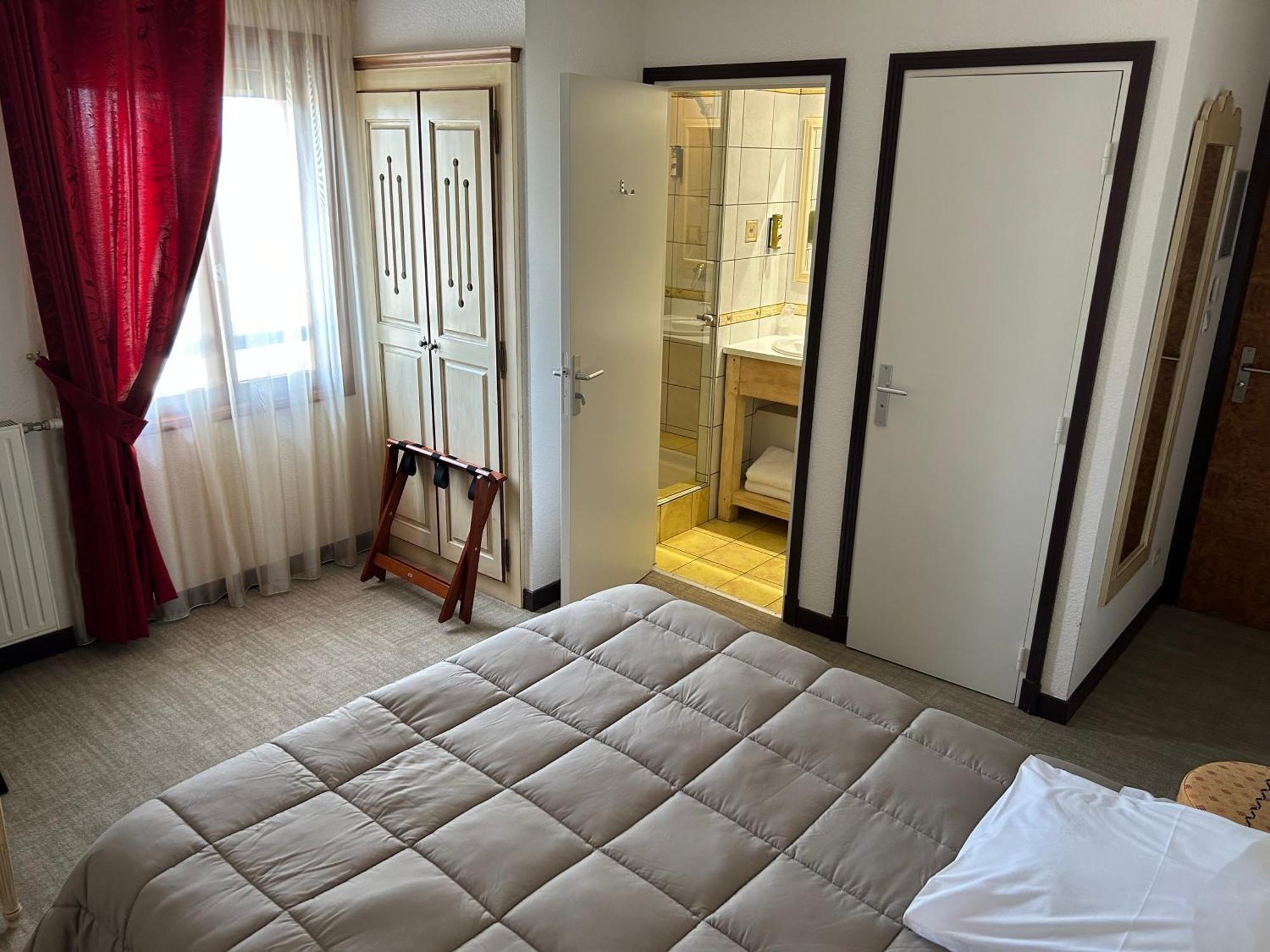 Hotel Le Bel Vue Le Cergne Zewnętrze zdjęcie